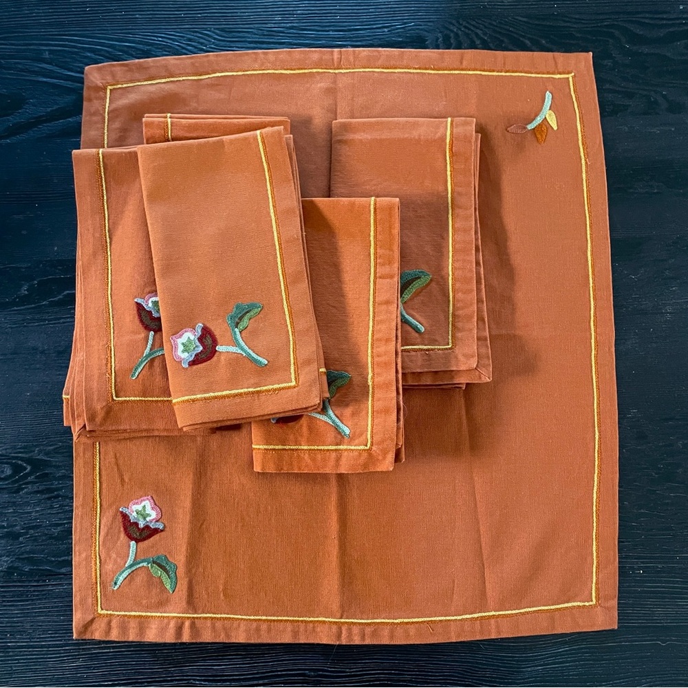 Williams Sonoma Orange Floral Dining Table Linens